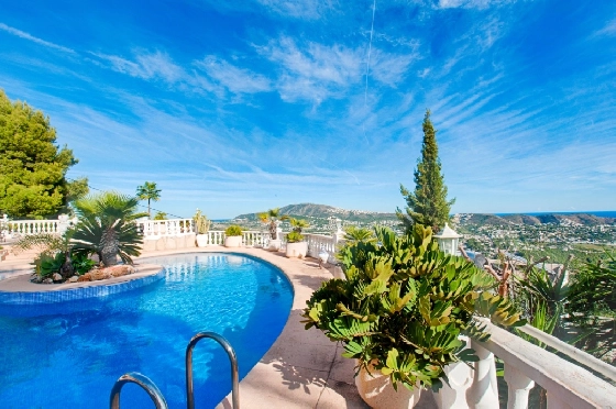 Villa in Moraira zu verkaufen, Espace de vie 300 m², Baujahr 1984, Klimaanlage, Terrain 1615 m², 3 Chambres &agrave; coucher, 2 Badezimmer, Pool, ref.: AM-12279DA-11