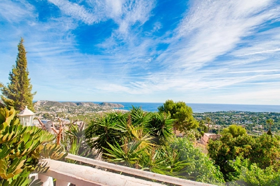 Villa in Moraira zu verkaufen, Espace de vie 300 m², Baujahr 1984, Klimaanlage, Terrain 1615 m², 3 Chambres &agrave; coucher, 2 Badezimmer, Pool, ref.: AM-12279DA-12