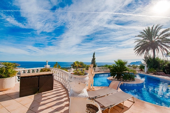 Villa in Moraira zu verkaufen, Espace de vie 300 m², Baujahr 1984, Klimaanlage, Terrain 1615 m², 3 Chambres &agrave; coucher, 2 Badezimmer, Pool, ref.: AM-12279DA-13