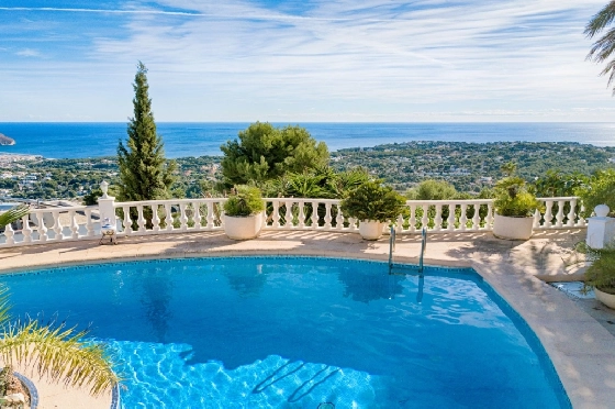 Villa in Moraira zu verkaufen, Espace de vie 300 m², Baujahr 1984, Klimaanlage, Terrain 1615 m², 3 Chambres &agrave; coucher, 2 Badezimmer, Pool, ref.: AM-12279DA-2