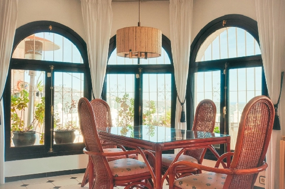Villa in Moraira zu verkaufen, Espace de vie 300 m², Baujahr 1984, Klimaanlage, Terrain 1615 m², 3 Chambres &agrave; coucher, 2 Badezimmer, Pool, ref.: AM-12279DA-28