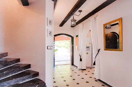 Villa in Moraira zu verkaufen, Espace de vie 300 m², Baujahr 1984, Klimaanlage, Terrain 1615 m², 3 Chambres &agrave; coucher, 2 Badezimmer, Pool, ref.: AM-12279DA-35