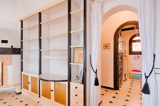 Villa in Moraira zu verkaufen, Espace de vie 300 m², Baujahr 1984, Klimaanlage, Terrain 1615 m², 3 Chambres &agrave; coucher, 2 Badezimmer, Pool, ref.: AM-12279DA-37