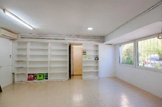 Villa in Moraira zu verkaufen, Espace de vie 300 m², Baujahr 1984, Klimaanlage, Terrain 1615 m², 3 Chambres &agrave; coucher, 2 Badezimmer, Pool, ref.: AM-12279DA-40