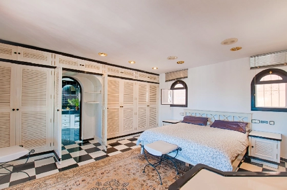 Villa in Moraira zu verkaufen, Espace de vie 300 m², Baujahr 1984, Klimaanlage, Terrain 1615 m², 3 Chambres &agrave; coucher, 2 Badezimmer, Pool, ref.: AM-12279DA-42