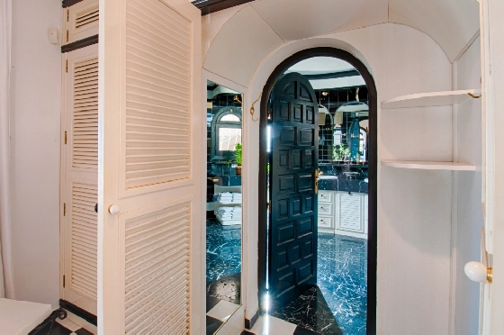 Villa in Moraira zu verkaufen, Espace de vie 300 m², Baujahr 1984, Klimaanlage, Terrain 1615 m², 3 Chambres &agrave; coucher, 2 Badezimmer, Pool, ref.: AM-12279DA-44