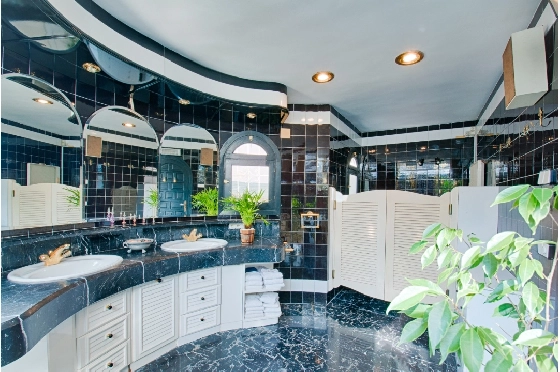 Villa in Moraira zu verkaufen, Espace de vie 300 m², Baujahr 1984, Klimaanlage, Terrain 1615 m², 3 Chambres &agrave; coucher, 2 Badezimmer, Pool, ref.: AM-12279DA-45