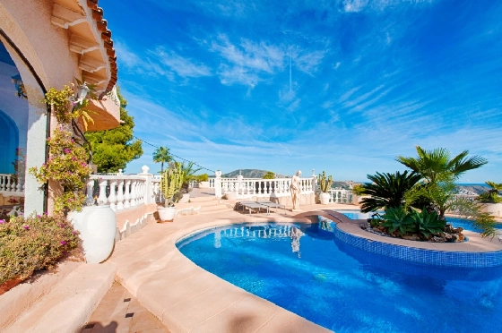 Villa in Moraira zu verkaufen, Espace de vie 300 m², Baujahr 1984, Klimaanlage, Terrain 1615 m², 3 Chambres &agrave; coucher, 2 Badezimmer, Pool, ref.: AM-12279DA-5