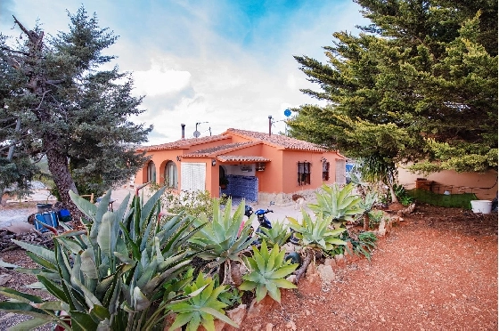 Finca in Benissa zu verkaufen, Espace de vie 212 m², Baujahr 1978, Klimaanlage, Terrain 2640 m², 4 Chambres &agrave; coucher, 1 Badezimmer, Pool, ref.: AM-12447DR-32