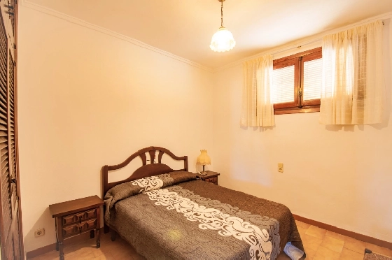 Villa in Benissa(La Fustera) zu verkaufen, Espace de vie 312 m², Baujahr 1978, Klimaanlage, Terrain 2669 m², 6 Chambres &agrave; coucher, 2 Badezimmer, Pool, ref.: AM-12452DA-28