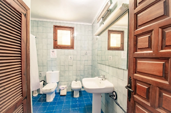 Villa in Benissa(La Fustera) zu verkaufen, Espace de vie 312 m², Baujahr 1978, Klimaanlage, Terrain 2669 m², 6 Chambres &agrave; coucher, 2 Badezimmer, Pool, ref.: AM-12452DA-30