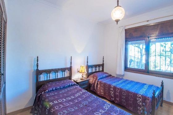 Villa in Benissa(La Fustera) zu verkaufen, Espace de vie 312 m², Baujahr 1978, Klimaanlage, Terrain 2669 m², 6 Chambres &agrave; coucher, 2 Badezimmer, Pool, ref.: AM-12452DA-32