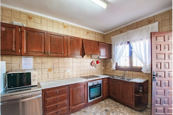 Villa in Benissa(La Fustera) zu verkaufen, Espace de vie 312 m², Baujahr 1978, Klimaanlage, Terrain 2669 m², 6 Chambres &agrave; coucher, 2 Badezimmer, Pool, ref.: AM-12452DA-38