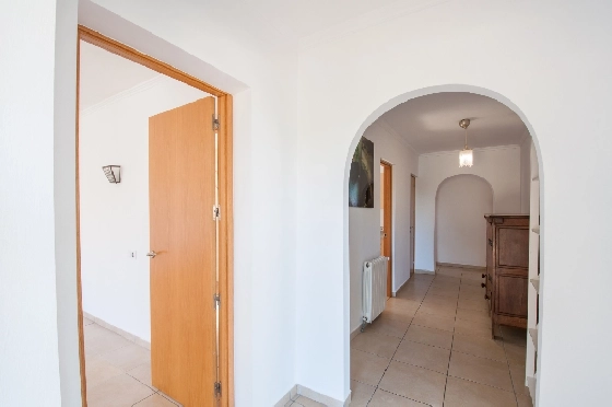 Villa in Javea zu verkaufen, Espace de vie 318 m², Baujahr 1982, Klimaanlage, Terrain 1377 m², 4 Chambres &agrave; coucher, 3 Badezimmer, Pool, ref.: AM-12459DA-16
