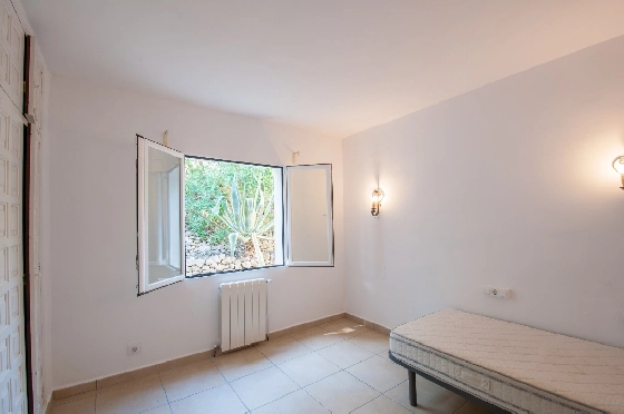 Villa in Javea zu verkaufen, Espace de vie 318 m², Baujahr 1982, Klimaanlage, Terrain 1377 m², 4 Chambres &agrave; coucher, 3 Badezimmer, Pool, ref.: AM-12459DA-22
