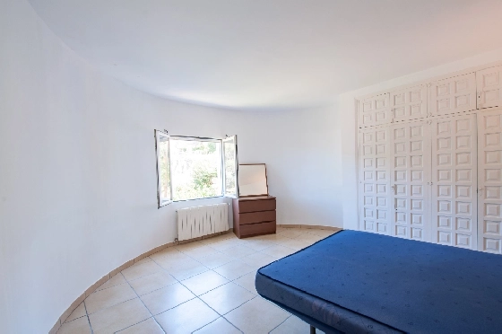 Villa in Javea zu verkaufen, Espace de vie 318 m², Baujahr 1982, Klimaanlage, Terrain 1377 m², 4 Chambres &agrave; coucher, 3 Badezimmer, Pool, ref.: AM-12459DA-27