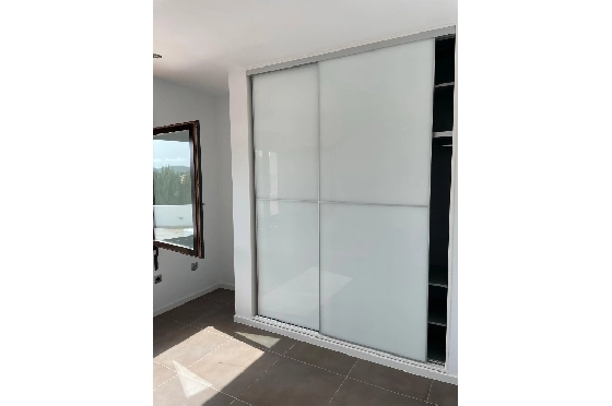 Villa in Moraira zu verkaufen, Espace de vie 283 m², Baujahr 2023, Klimaanlage, Terrain 897 m², 3 Chambres &agrave; coucher, 3 Badezimmer, Pool, ref.: AM-12030DA-21