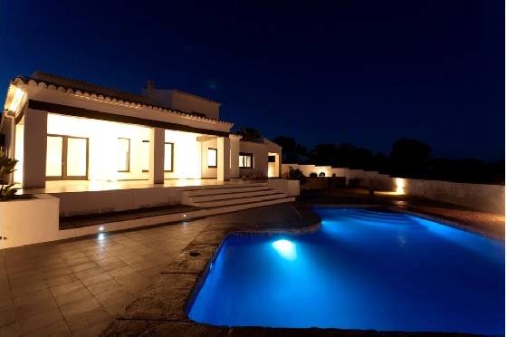 Villa in Moraira zu verkaufen, Espace de vie 283 m², Baujahr 2023, Klimaanlage, Terrain 897 m², 3 Chambres &agrave; coucher, 3 Badezimmer, Pool, ref.: AM-12030DA-30