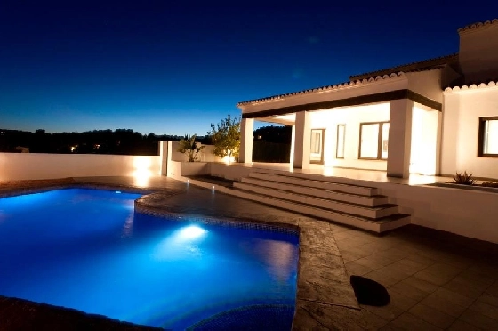 Villa in Moraira zu verkaufen, Espace de vie 283 m², Baujahr 2023, Klimaanlage, Terrain 897 m², 3 Chambres &agrave; coucher, 3 Badezimmer, Pool, ref.: AM-12030DA-5