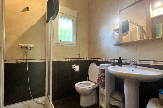 Villa in Els Poblets(Barranquets) zu verkaufen, Espace de vie 120 m², Baujahr 2004, Zustand gepflegt, + Zentralheizung, Klimaanlage, Terrain 402 m², 3 Chambres &agrave; coucher, 2 Badezimmer, Pool, ref.: JS-1325-15