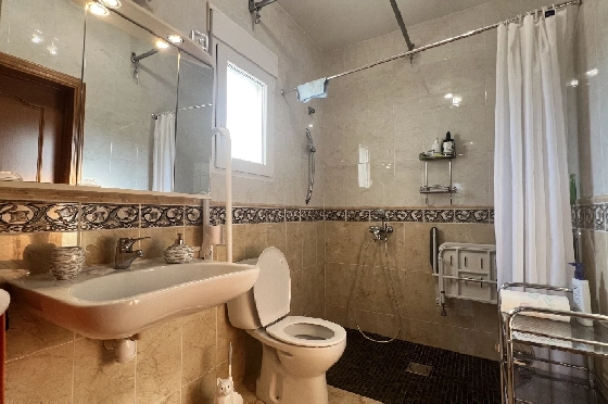 Villa in Els Poblets(Barranquets) zu verkaufen, Espace de vie 120 m², Baujahr 2004, Zustand gepflegt, + Zentralheizung, Klimaanlage, Terrain 402 m², 3 Chambres &agrave; coucher, 2 Badezimmer, Pool, ref.: JS-1325-16
