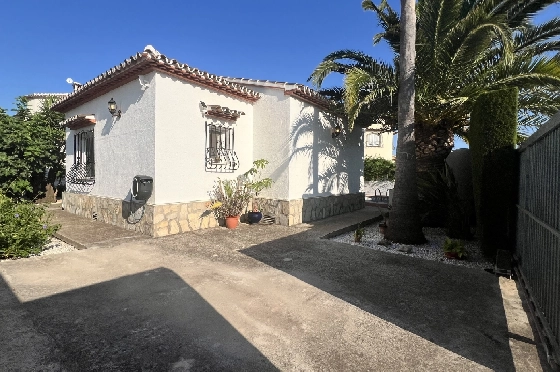 Villa in Els Poblets(Barranquets) zu verkaufen, Espace de vie 120 m², Baujahr 2004, Zustand gepflegt, + Zentralheizung, Klimaanlage, Terrain 402 m², 3 Chambres &agrave; coucher, 2 Badezimmer, Pool, ref.: JS-1325-21