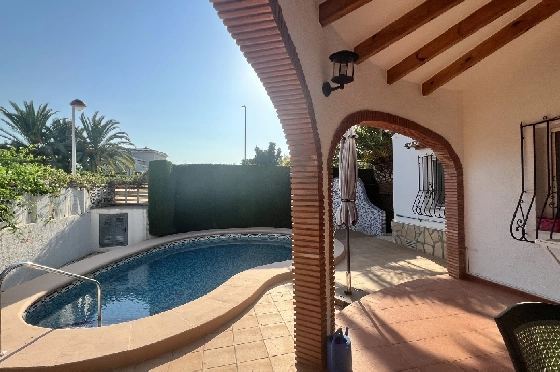 Villa in Els Poblets(Barranquets) zu verkaufen, Espace de vie 120 m², Baujahr 2004, Zustand gepflegt, + Zentralheizung, Klimaanlage, Terrain 402 m², 3 Chambres &agrave; coucher, 2 Badezimmer, Pool, ref.: JS-1325-3