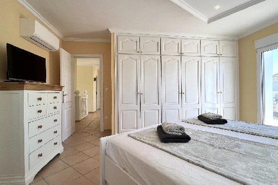 Villa in Els Poblets(Ptda. Revoltes) zu verkaufen, Espace de vie 234 m², Baujahr 2004, Zustand gepflegt, + Zentralheizung, Klimaanlage, Terrain 614 m², 4 Chambres &agrave; coucher, 3 Badezimmer, Pool, ref.: AS-1425-21