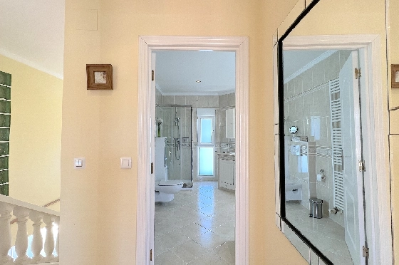 Villa in Els Poblets(Ptda. Revoltes) zu verkaufen, Espace de vie 234 m², Baujahr 2004, Zustand gepflegt, + Zentralheizung, Klimaanlage, Terrain 614 m², 4 Chambres &agrave; coucher, 3 Badezimmer, Pool, ref.: AS-1425-30