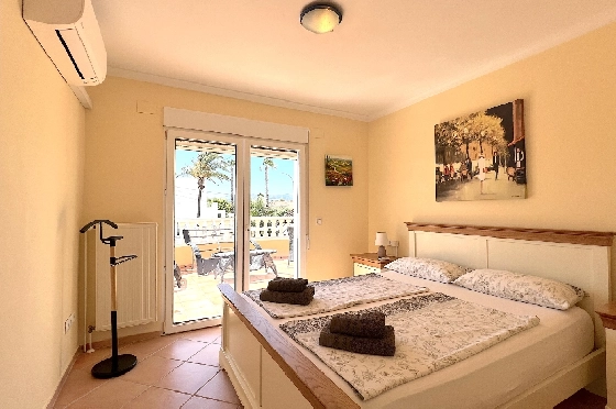 Villa in Els Poblets(Ptda. Revoltes) zu verkaufen, Espace de vie 234 m², Baujahr 2004, Zustand gepflegt, + Zentralheizung, Klimaanlage, Terrain 614 m², 4 Chambres &agrave; coucher, 3 Badezimmer, Pool, ref.: AS-1425-33