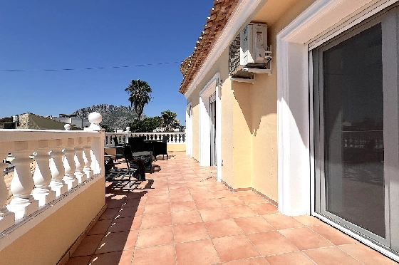 Villa in Els Poblets(Ptda. Revoltes) zu verkaufen, Espace de vie 234 m², Baujahr 2004, Zustand gepflegt, + Zentralheizung, Klimaanlage, Terrain 614 m², 4 Chambres &agrave; coucher, 3 Badezimmer, Pool, ref.: AS-1425-40