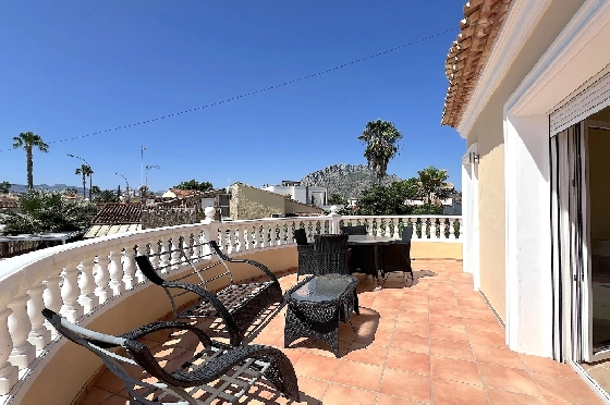 Villa in Els Poblets(Ptda. Revoltes) zu verkaufen, Espace de vie 234 m², Baujahr 2004, Zustand gepflegt, + Zentralheizung, Klimaanlage, Terrain 614 m², 4 Chambres &agrave; coucher, 3 Badezimmer, Pool, ref.: AS-1425-41