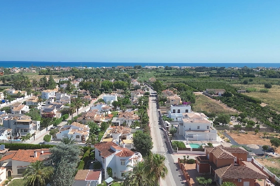 Villa in Els Poblets(Ptda. Revoltes) zu verkaufen, Espace de vie 234 m², Baujahr 2004, Zustand gepflegt, + Zentralheizung, Klimaanlage, Terrain 614 m², 4 Chambres &agrave; coucher, 3 Badezimmer, Pool, ref.: AS-1425-48
