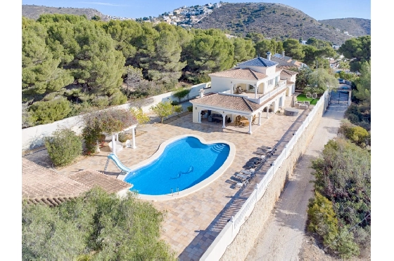 Villa in Moraira zu verkaufen, Espace de vie 466 m², Baujahr 2005, Klimaanlage, Terrain 2040 m², 5 Chambres &agrave; coucher, 5 Badezimmer, Pool, ref.: AM-12515DR-12