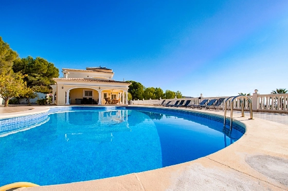 Villa in Moraira zu verkaufen, Espace de vie 466 m², Baujahr 2005, Klimaanlage, Terrain 2040 m², 5 Chambres &agrave; coucher, 5 Badezimmer, Pool, ref.: AM-12515DR-13