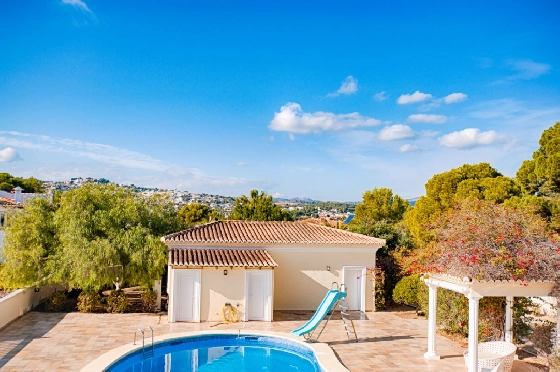 Villa in Moraira zu verkaufen, Espace de vie 466 m², Baujahr 2005, Klimaanlage, Terrain 2040 m², 5 Chambres &agrave; coucher, 5 Badezimmer, Pool, ref.: AM-12515DR-15