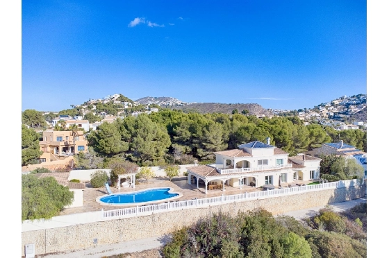 Villa in Moraira zu verkaufen, Espace de vie 466 m², Baujahr 2005, Klimaanlage, Terrain 2040 m², 5 Chambres &agrave; coucher, 5 Badezimmer, Pool, ref.: AM-12515DR-16