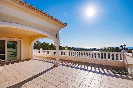 Villa in Moraira zu verkaufen, Espace de vie 466 m², Baujahr 2005, Klimaanlage, Terrain 2040 m², 5 Chambres &agrave; coucher, 5 Badezimmer, Pool, ref.: AM-12515DR-25
