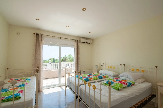 Villa in Moraira zu verkaufen, Espace de vie 466 m², Baujahr 2005, Klimaanlage, Terrain 2040 m², 5 Chambres &agrave; coucher, 5 Badezimmer, Pool, ref.: AM-12515DR-41