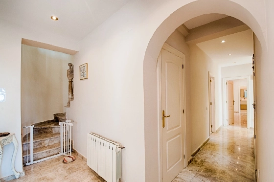 Villa in Moraira zu verkaufen, Espace de vie 466 m², Baujahr 2005, Klimaanlage, Terrain 2040 m², 5 Chambres &agrave; coucher, 5 Badezimmer, Pool, ref.: AM-12515DR-50