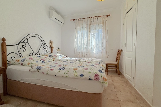 Villa in Pedreguer(Monte Solana) zu verkaufen, Espace de vie 87 m², Baujahr 1999, Zustand gepflegt, + Ofen, Klimaanlage, Terrain 426 m², 3 Chambres &agrave; coucher, 3 Badezimmer, Pool, ref.: AS-2425-10