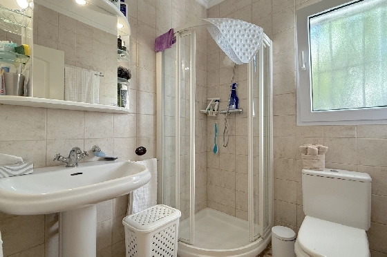 Villa in Pedreguer(Monte Solana) zu verkaufen, Espace de vie 87 m², Baujahr 1999, Zustand gepflegt, + Ofen, Klimaanlage, Terrain 426 m², 3 Chambres &agrave; coucher, 3 Badezimmer, Pool, ref.: AS-2425-11