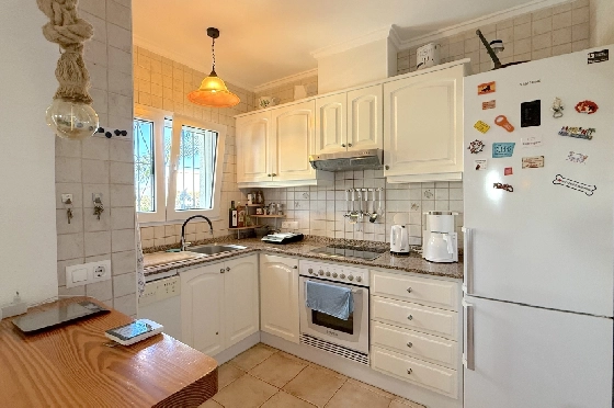 Villa in Pedreguer(Monte Solana) zu verkaufen, Espace de vie 87 m², Baujahr 1999, Zustand gepflegt, + Ofen, Klimaanlage, Terrain 426 m², 3 Chambres &agrave; coucher, 3 Badezimmer, Pool, ref.: AS-2425-13
