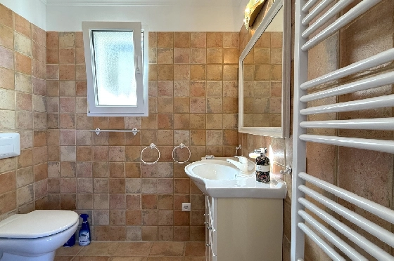 Villa in Pedreguer(Monte Solana) zu verkaufen, Espace de vie 87 m², Baujahr 1999, Zustand gepflegt, + Ofen, Klimaanlage, Terrain 426 m², 3 Chambres &agrave; coucher, 3 Badezimmer, Pool, ref.: AS-2425-17
