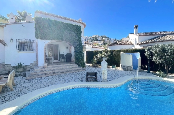 Villa in Pedreguer(Monte Solana) zu verkaufen, Espace de vie 87 m², Baujahr 1999, Zustand gepflegt, + Ofen, Klimaanlage, Terrain 426 m², 3 Chambres &agrave; coucher, 3 Badezimmer, Pool, ref.: AS-2425-21