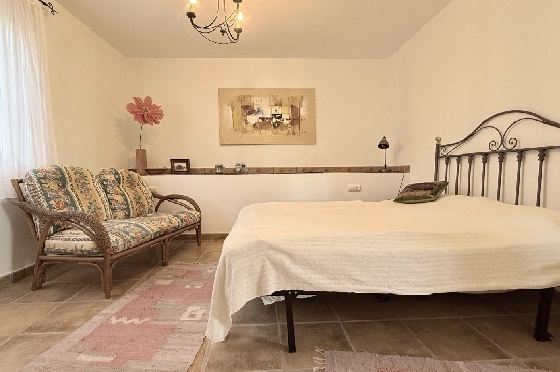 Villa in Pedreguer zu verkaufen, Espace de vie 130 m², Baujahr 2002, Zustand gepflegt, + KLIMA, Klimaanlage, Terrain 876 m², 3 Chambres &agrave; coucher, 2 Badezimmer, Pool, ref.: RG-1325-11