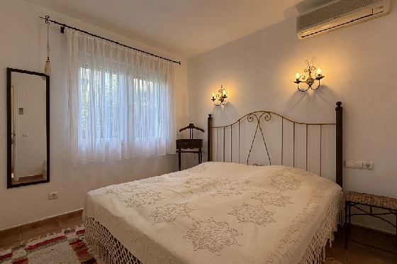 Villa in Pedreguer zu verkaufen, Espace de vie 130 m², Baujahr 2002, Zustand gepflegt, + KLIMA, Klimaanlage, Terrain 876 m², 3 Chambres &agrave; coucher, 2 Badezimmer, Pool, ref.: RG-1325-19