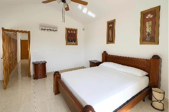Villa in La Sella(La Sella) zu verkaufen, Espace de vie 379 m², Zustand gepflegt, + KLIMA, Klimaanlage, Terrain 1699 m², 4 Chambres &agrave; coucher, 4 Badezimmer, Pool, ref.: MG-0925-15