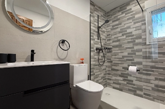 Villa in Els Poblets zur Ferienvermietung, Espace de vie 100 m², Baujahr 1983, Zustand gepflegt, + KLIMA, Klimaanlage, Terrain 353 m², 3 Chambres &agrave; coucher, 1 Badezimmer, Pool, ref.: T-0325-10