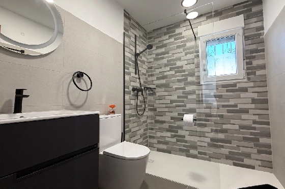 Villa in Els Poblets zur Ferienvermietung, Espace de vie 100 m², Baujahr 1983, Zustand gepflegt, + KLIMA, Klimaanlage, Terrain 353 m², 3 Chambres &agrave; coucher, 1 Badezimmer, Pool, ref.: T-0325-11